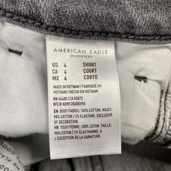 American Eagle Distressed Mom Jean High Rise Black Size 4 Short - Picture 12 of 14